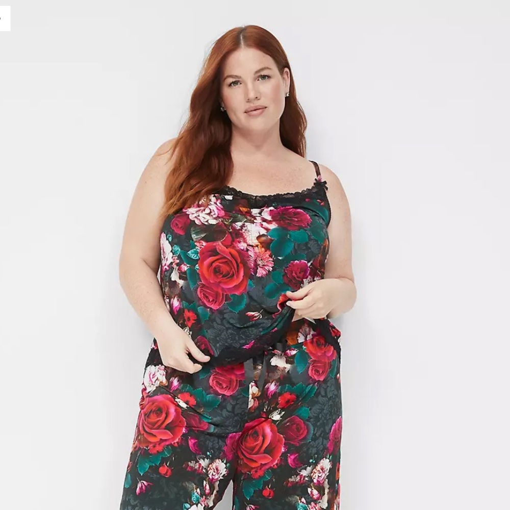 NWT Cacique Moody Floral Lace Cami